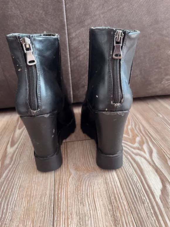 Keilabsatz boots