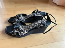 Keilabsatzschuhe Armando Pollini Design