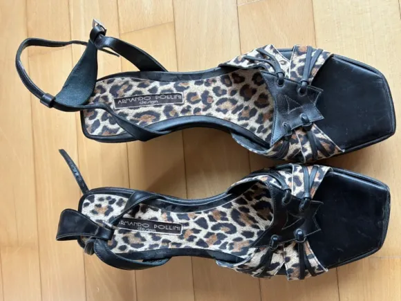 Keilabsatzschuhe Armando Pollini Design