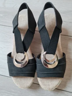 Keilsandalen 👡. Neu. Gr.38
