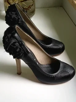 Killah Heels Pumps schwarz Rüschen Y2K Coquette Fairy Grunge 38
