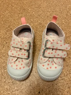 Kinderschuhe Mädchen 25 wie neu