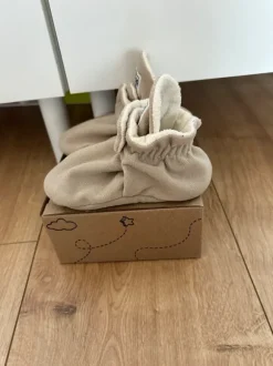 Kings & Rebels Krabbelschuhe Beige 18 M. Gamuza Gripper - Ivory