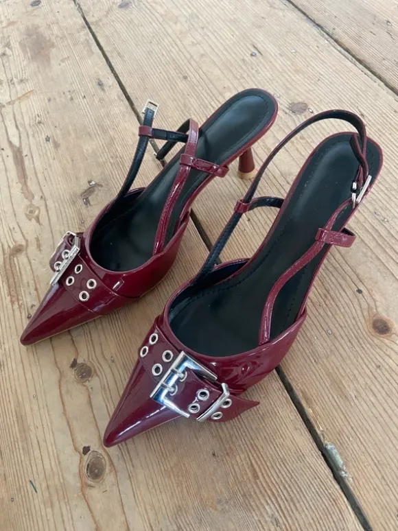 Kitten heels red