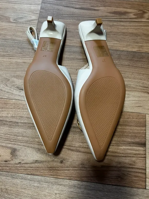 Kitten Heels/Ballerinas in Creme von Vera Blum