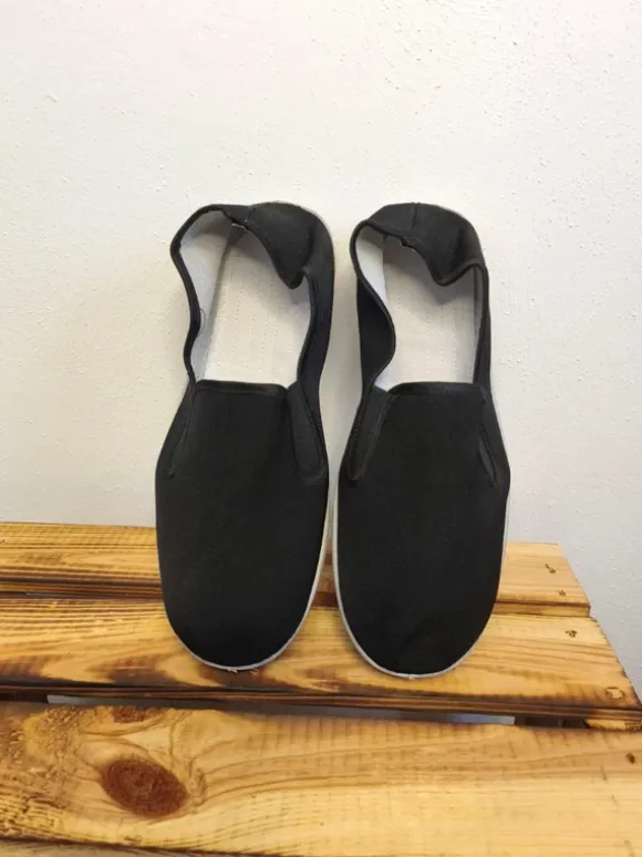 Klassische Espadrilles / Slipper – Schwarz – Größe 42 – NEU & Ungetragen