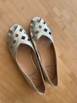 KMB Sandalen in gold *neu und ungetragen*
