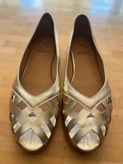 KMB Sandalen in gold *neu und ungetragen*