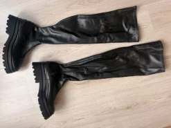 Kniehoge laarzen zwart
