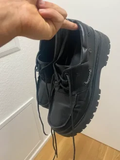 KOI Schuhe