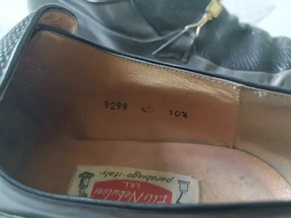 Krokodillen lederen schoenen van Nebuloni