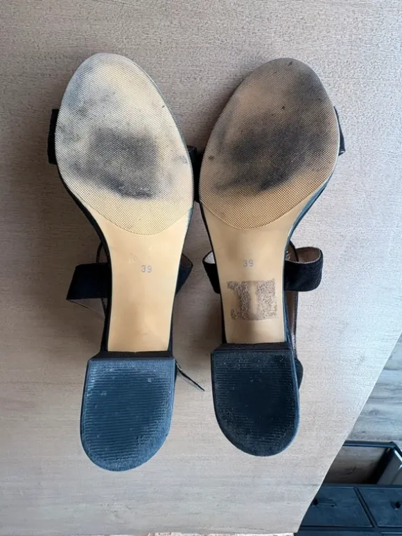 Laatste kans**Zwarte suède sandalen van Manfield maat 39