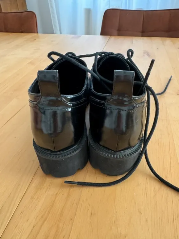 Lackschuh