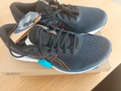 Laufschuhe asics Größe 44