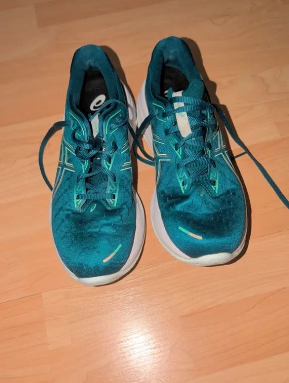 Laufschuhe Asics, Größe 42,5