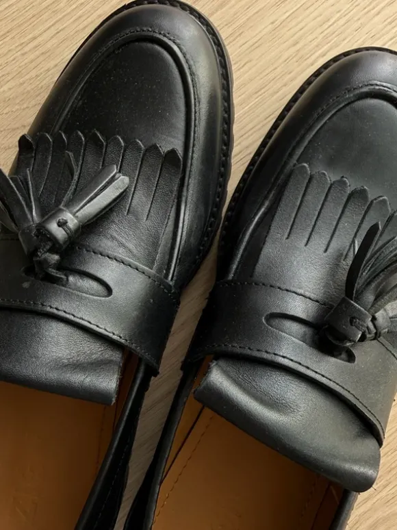Leather Loafers – Size 41 – Almost New