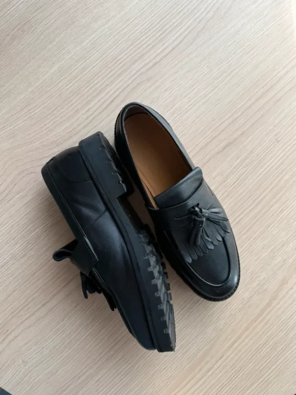 Leather Loafers – Size 41 – Almost New