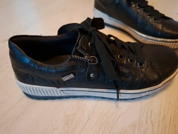 Lederschuhe