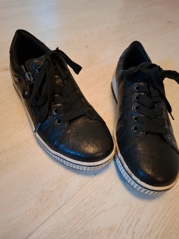 Lederschuhe