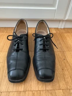 Lederschuhe