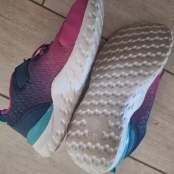 Leichte Turnschuhe