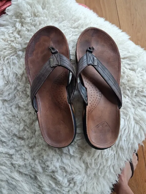 Leren teenslippers van Reef