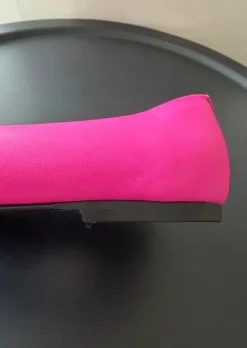 Leuchtend pinke Ballerinas