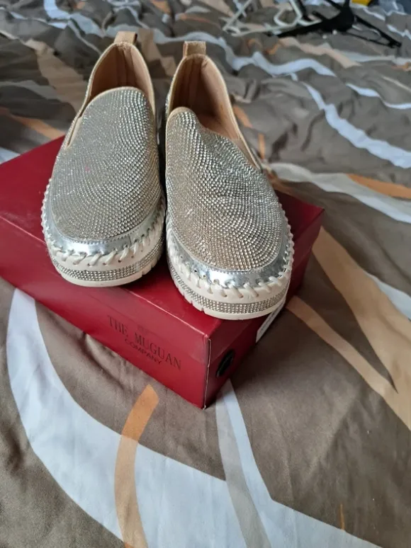 Leuke schoenen met steentjes