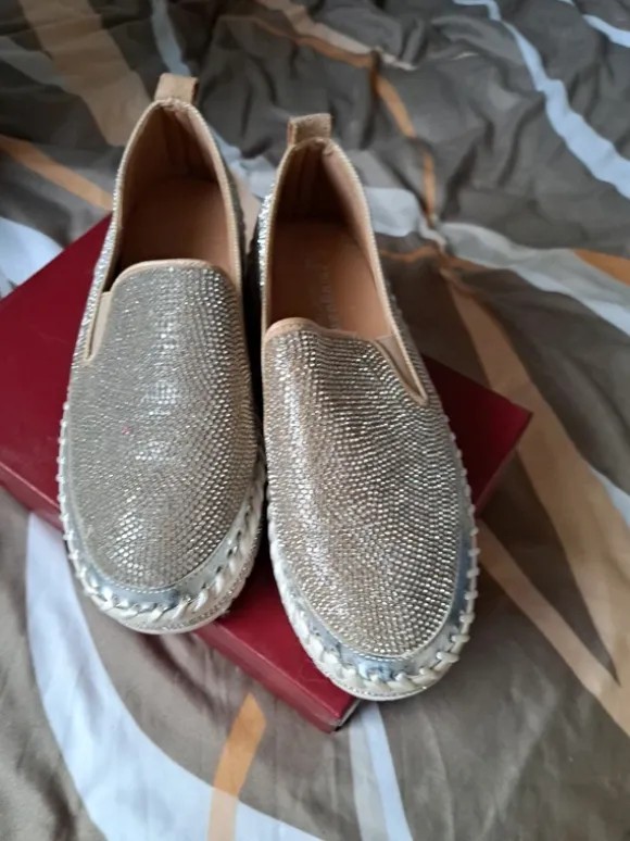 Leuke schoenen met steentjes