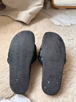 Leuke slippers voor in de zomer van H&M