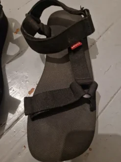 Levi’s black strap sandals