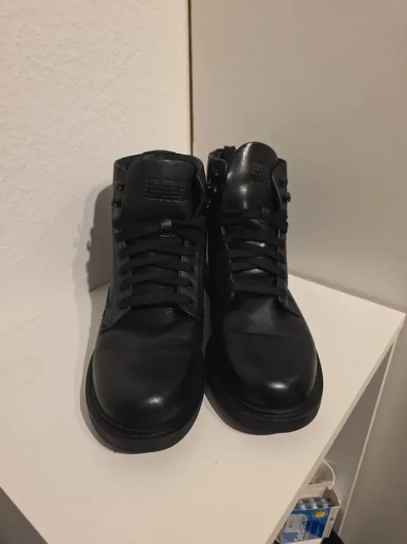Levis Schuhe