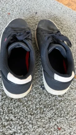 Levis shoes 43