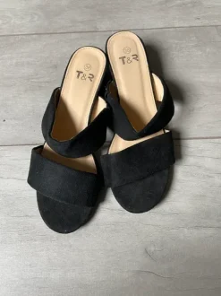 lightly heeled flip-flops