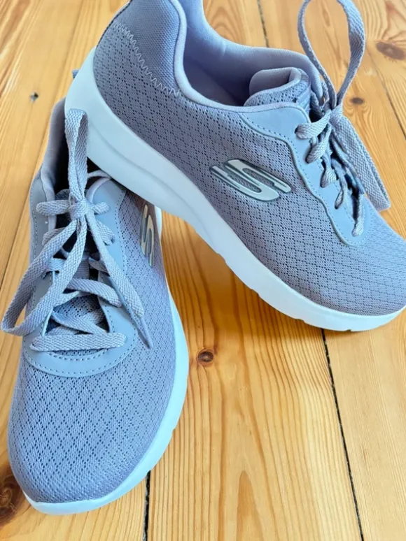 Lila Skechers