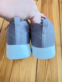 Lila Skechers