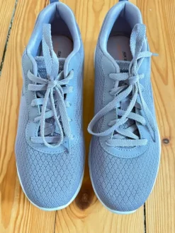 Lila Skechers