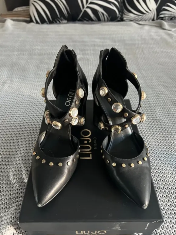 Liu Jo Pumps mit Nieten und Strass Gr. 37 Leder mit Box