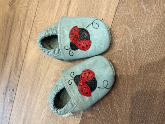 Liya’s Leder Hausschuhe / Krabbelschuhe Gr. 23/24 🐞