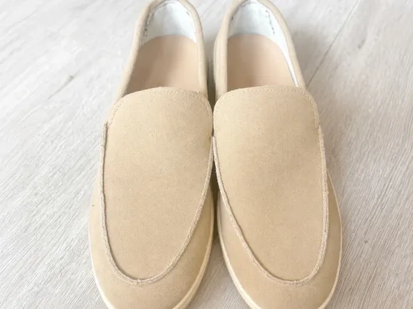 loafers beige