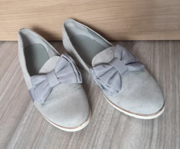 Loafers Schuhe mit süßer Schleife von Pesaro