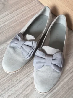Loafers Schuhe mit süßer Schleife von Pesaro