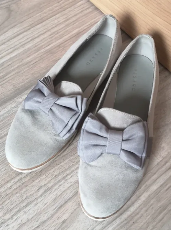 Loafers Schuhe mit süßer Schleife von Pesaro
