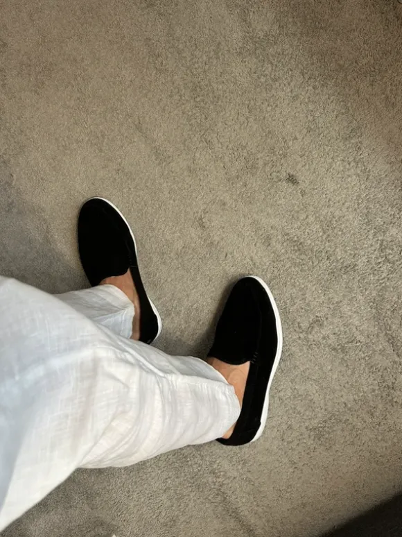 Loafers/Slippers Schwarz