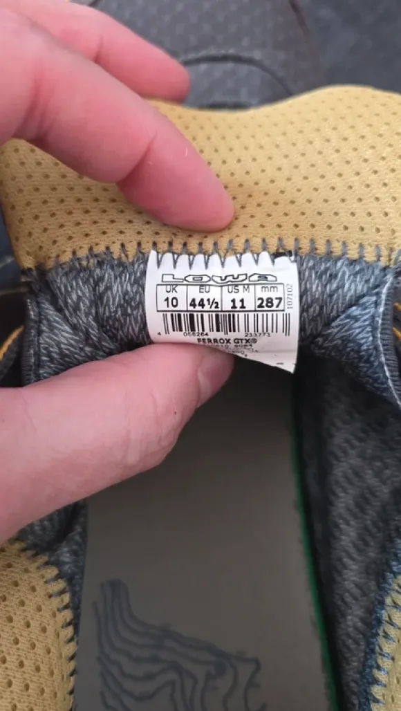 LOWA Gore-Tex Schuhe Gr. 44,5 – Top Zustand