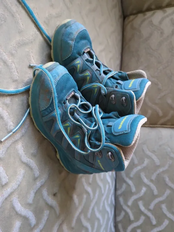 Lowa Wanderschuhe Größe 30