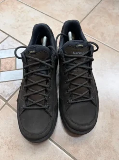 Lowa Wanderschuhe Größe 42