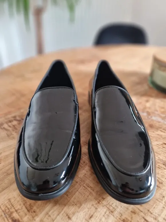 Magnifique paire de chaussures classique taille 41