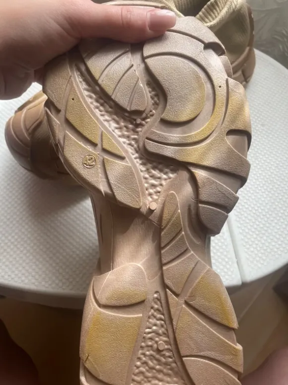 Man sneakers 42