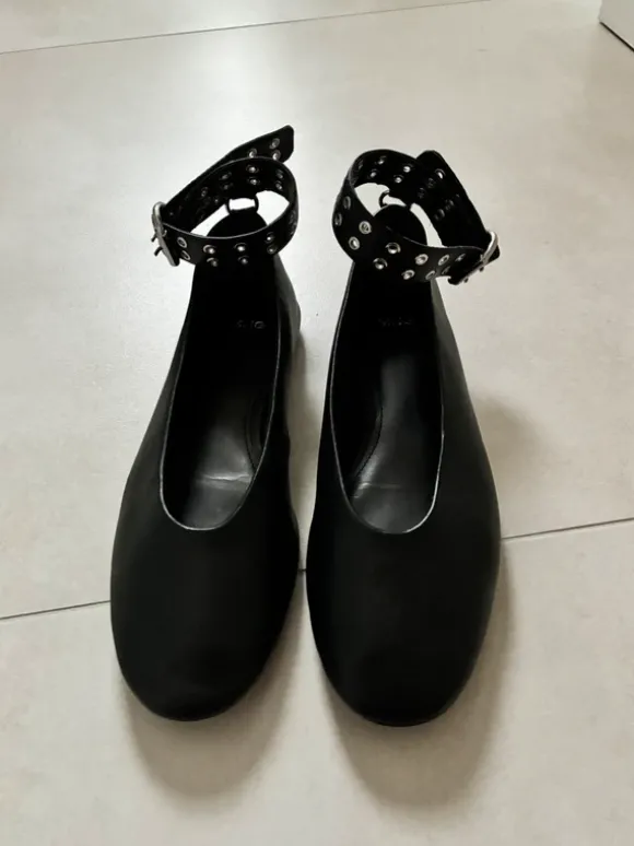Mango MNG Ballerinas Grommet-Riemen Schwarz Gr. 38 Y2K Grunge